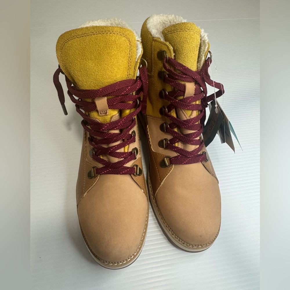 Tom's Boots Sz 8.5 NWT